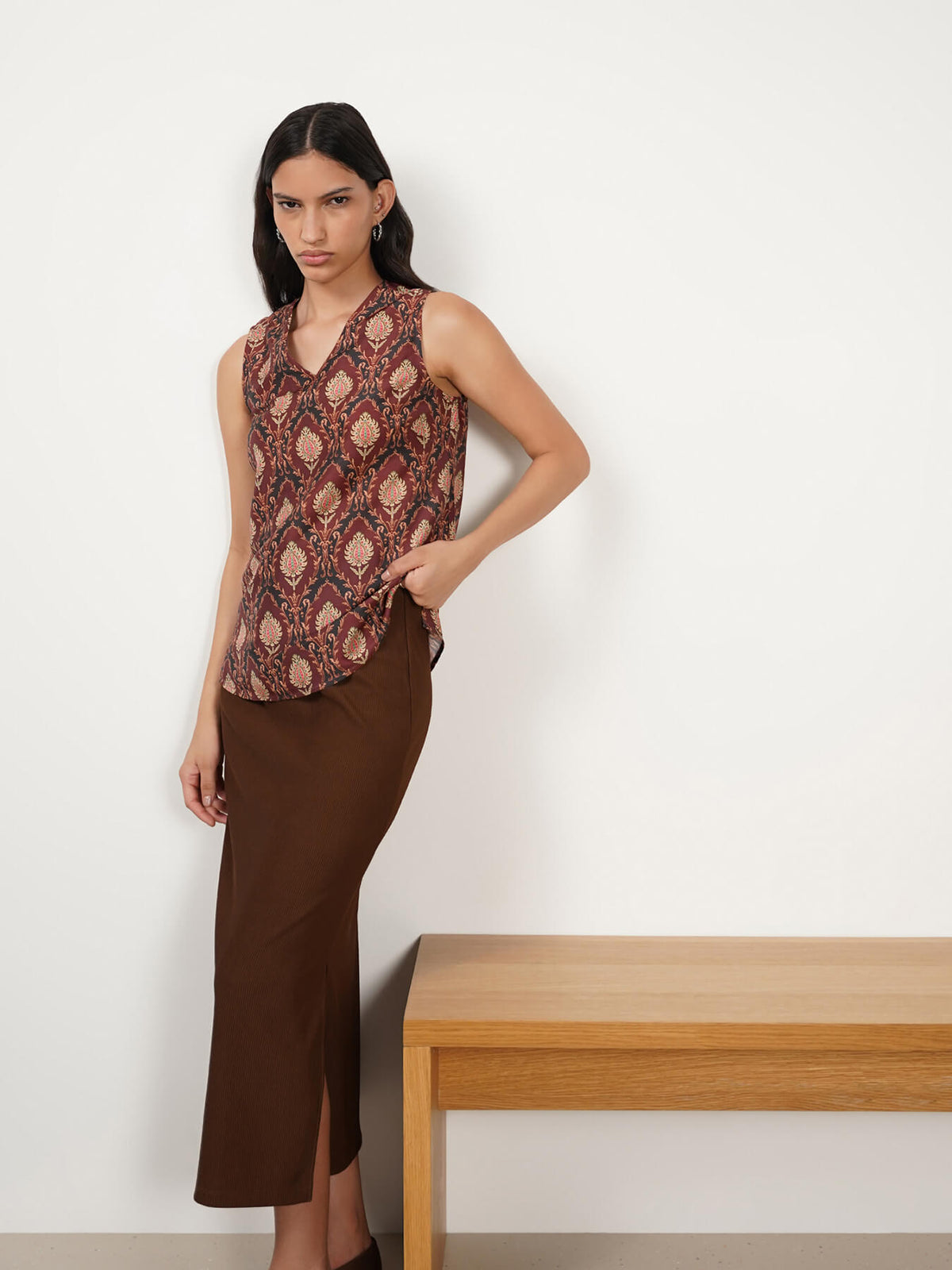 V-neck Paisley Print Top - Brown