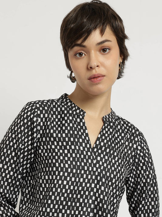 Mandarin V-Neck Top - Black