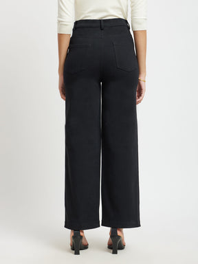 Wide Legged Jeans - Black