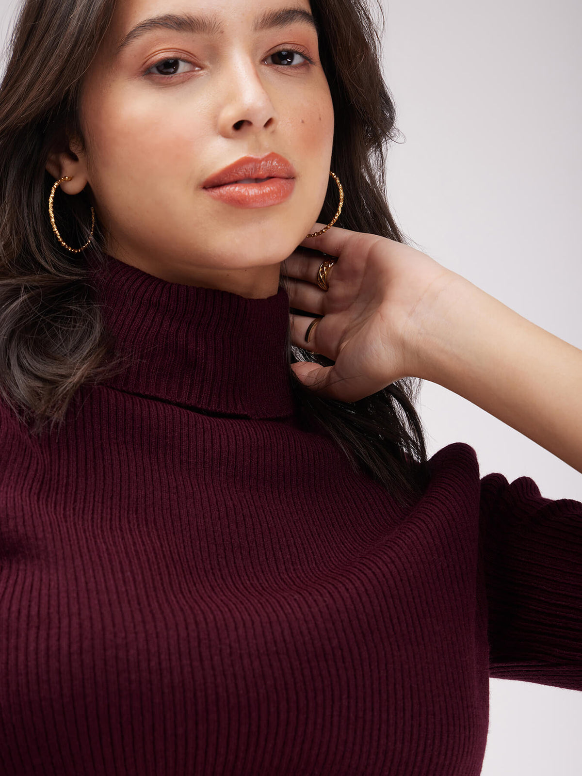 Turtle Neck Ribbed Sweater - Wine