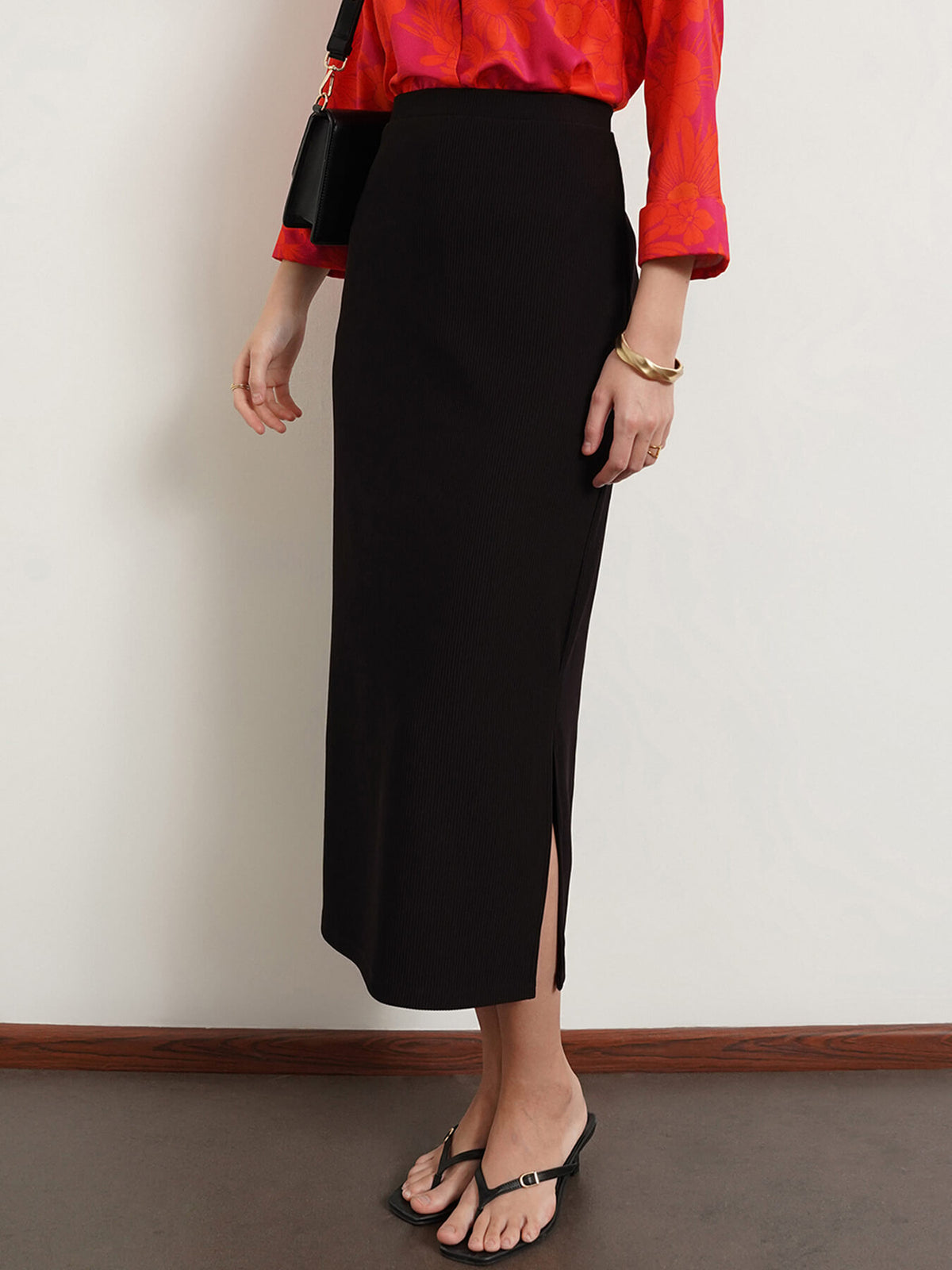 LivIn Midi Skirt - Black