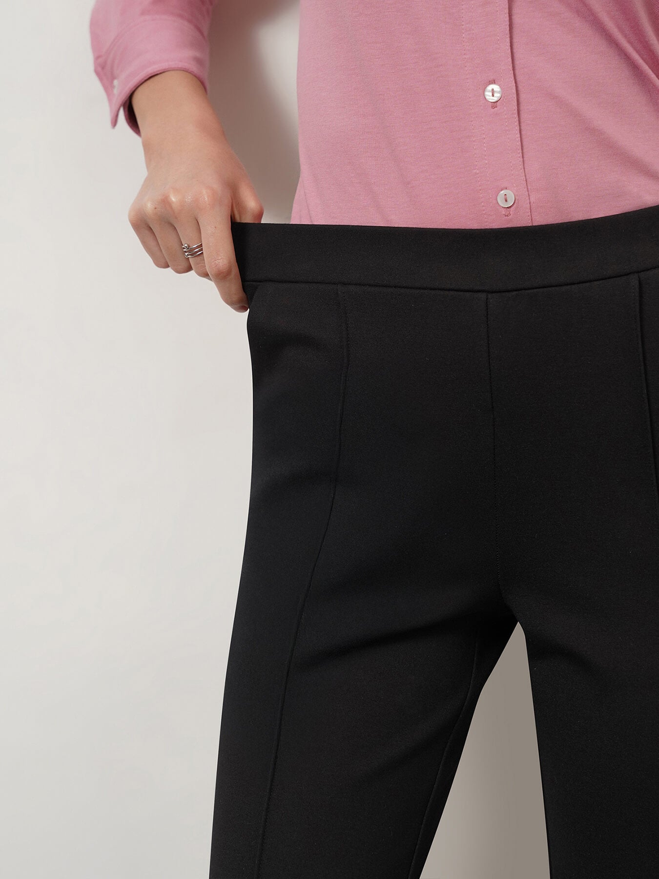 LivIn Straight Pants - Black