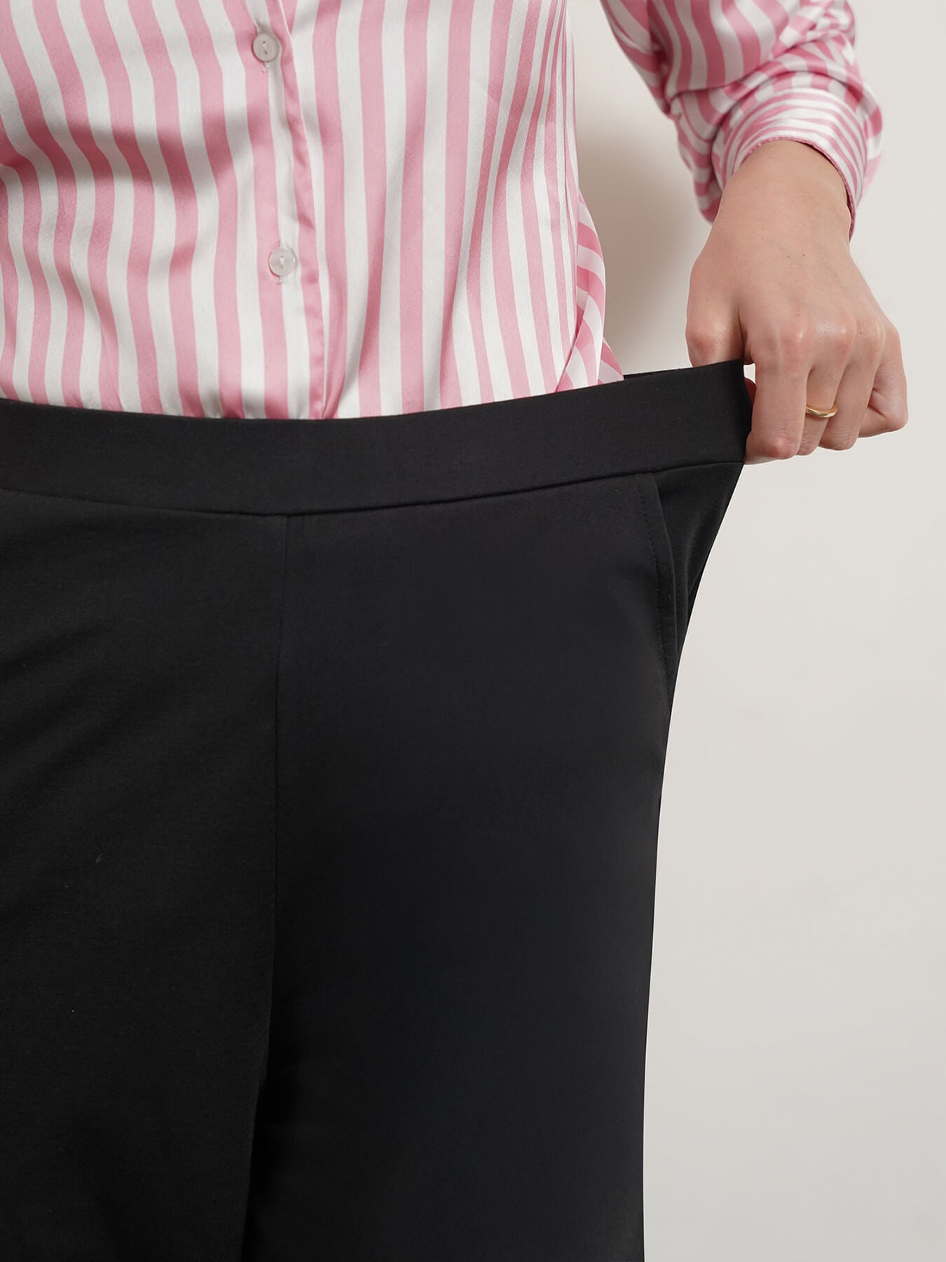 LivIn Wide Leg Pants - Black