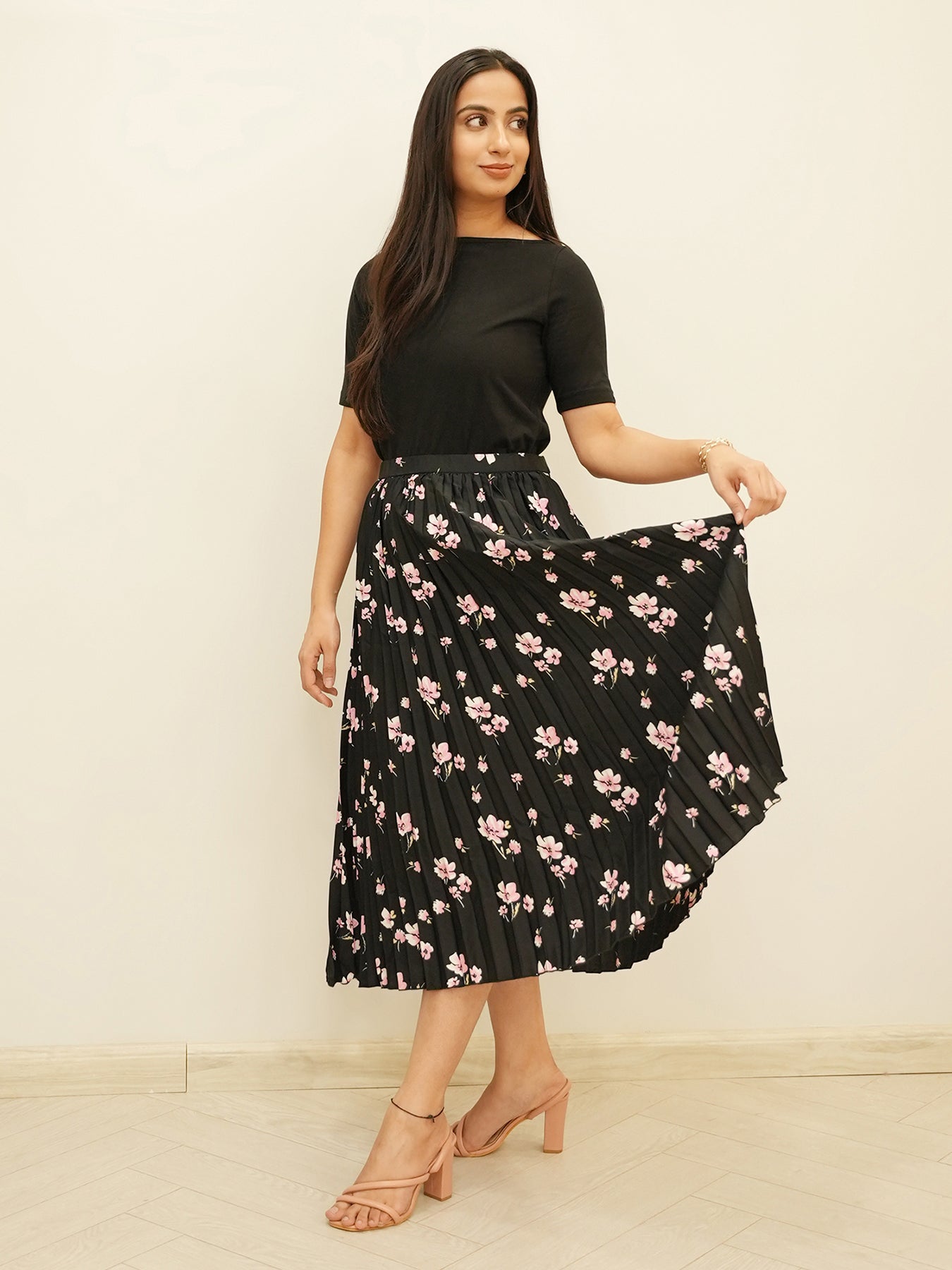 Pleated Flared Floral Midi Skirt - Black