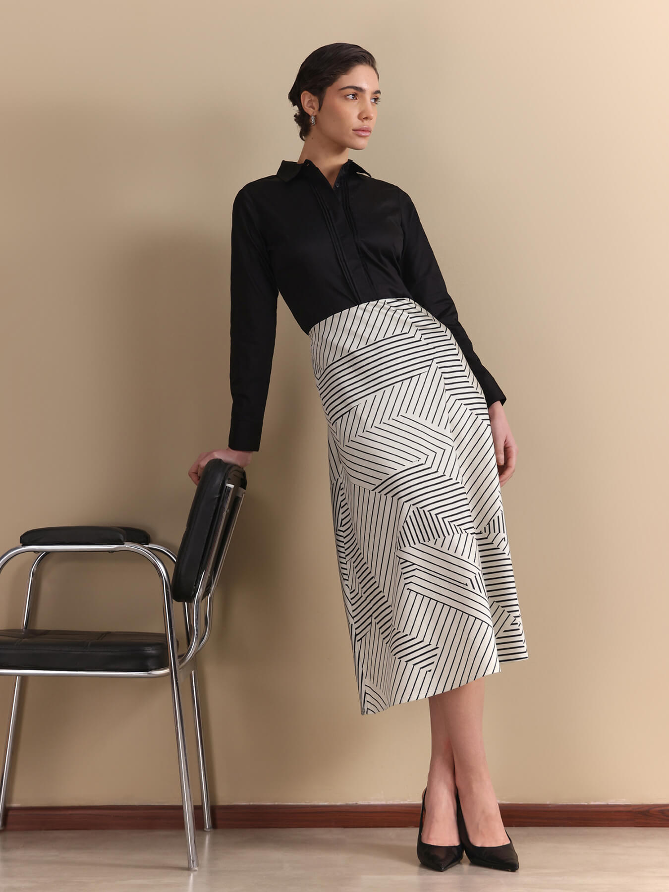 Satin Abstract Print Midi Skirt - White