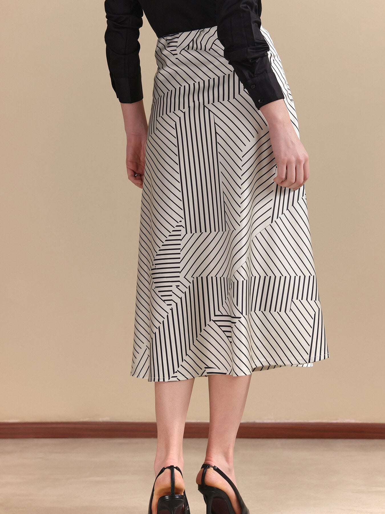 Satin Abstract Print Midi Skirt - White