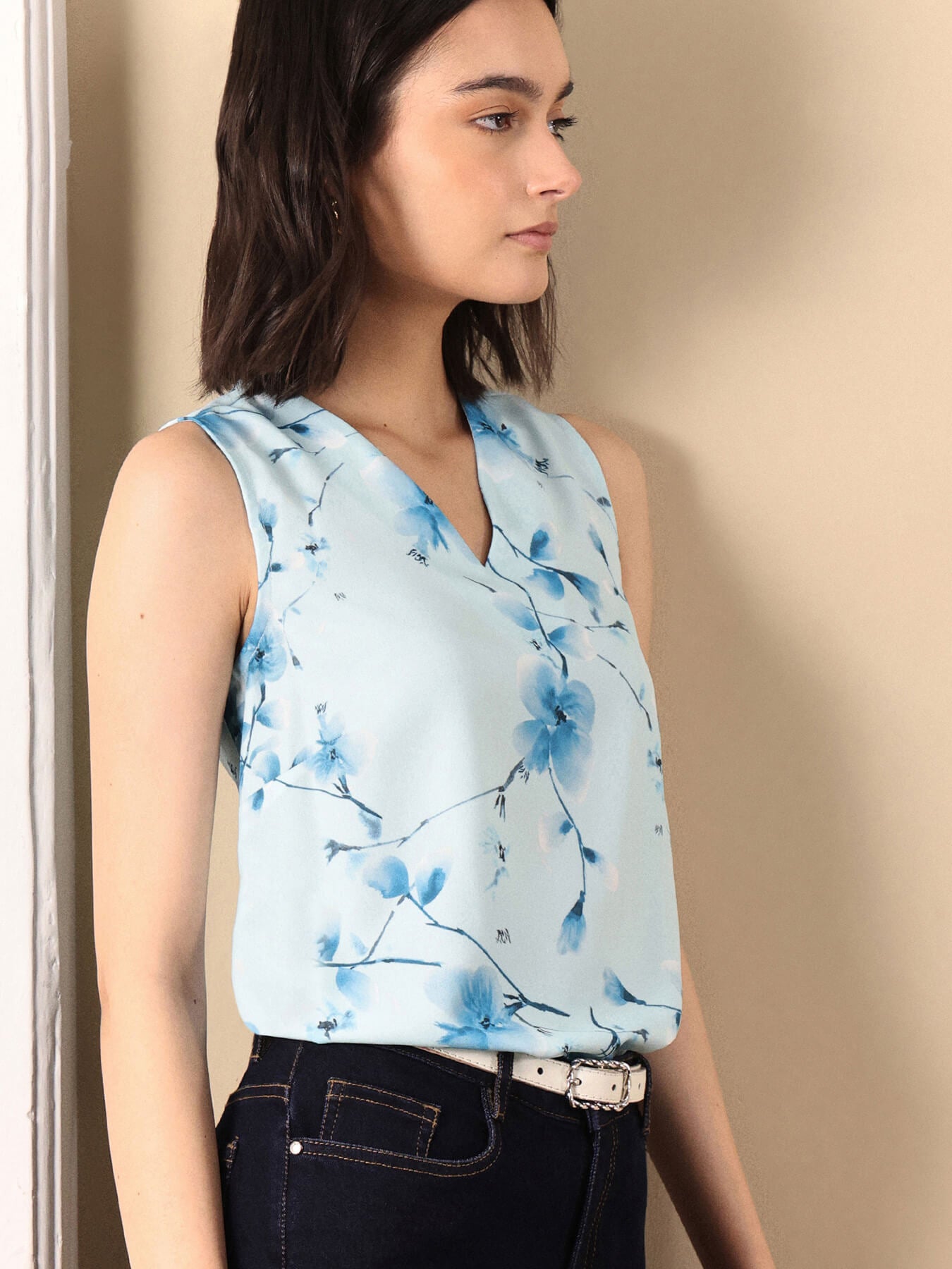 V Neck Floral Top - Blue
