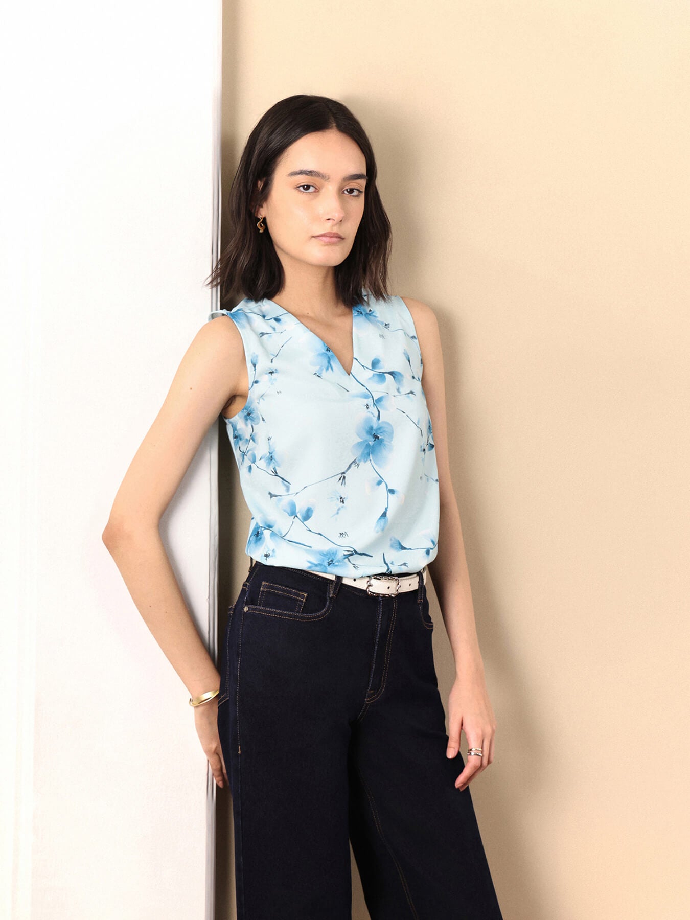 V Neck Floral Top - Blue
