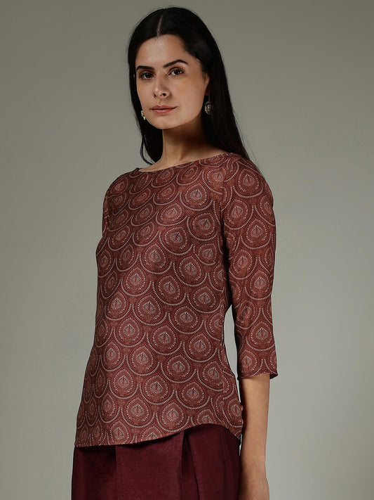 Boat-Neck Motif Top - Burgundy