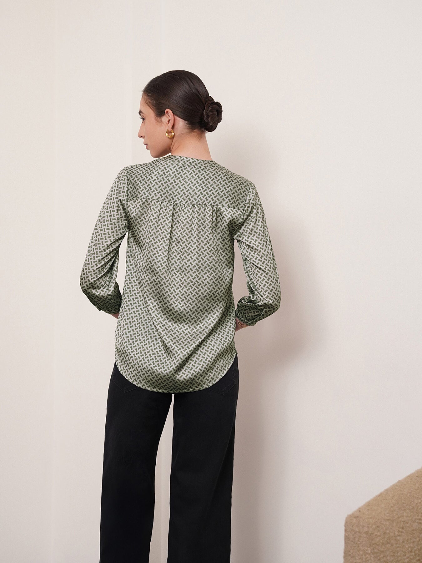 V Neck Geometric Print Top - Grey