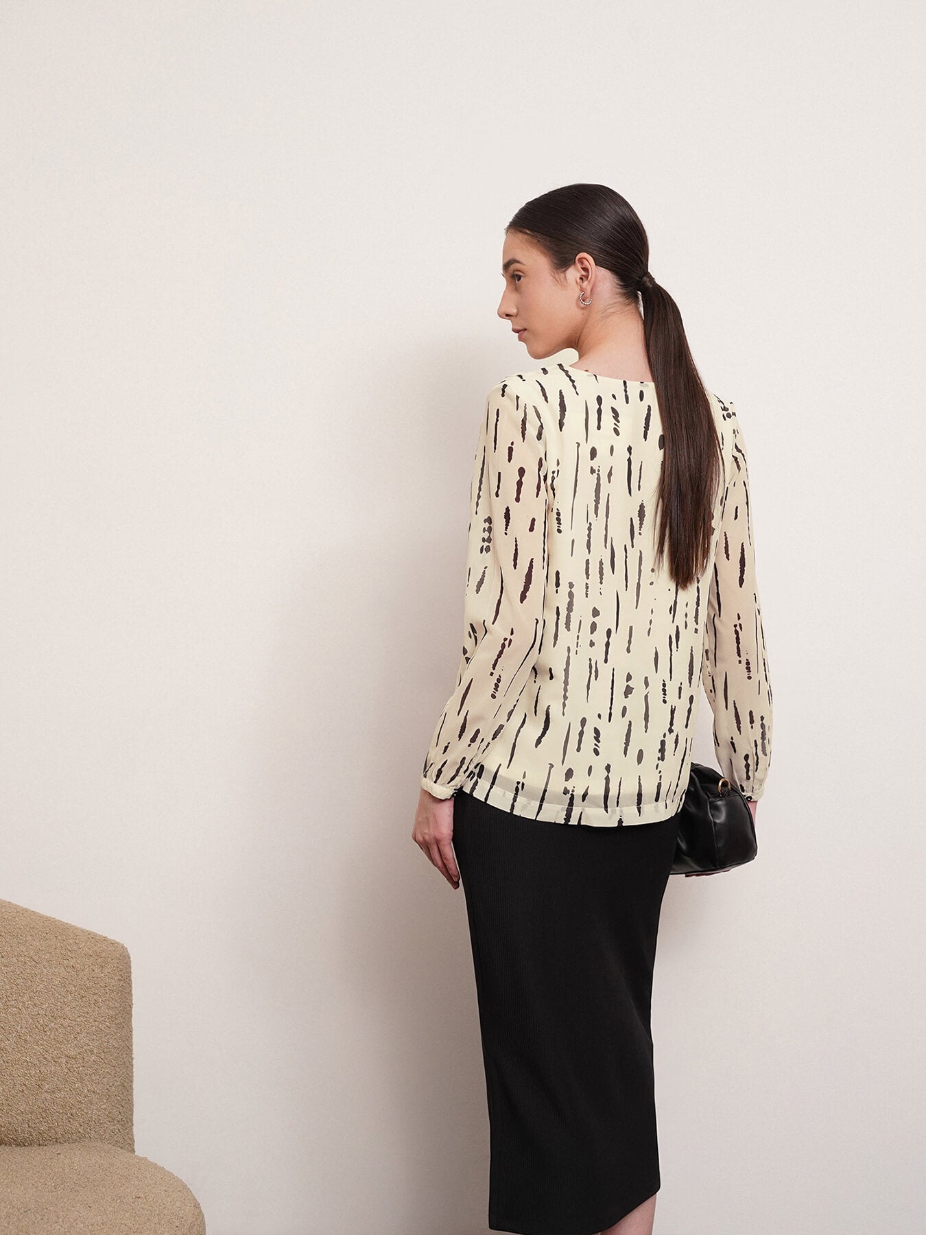 Abstract Print V Neck Top - Off White And Black