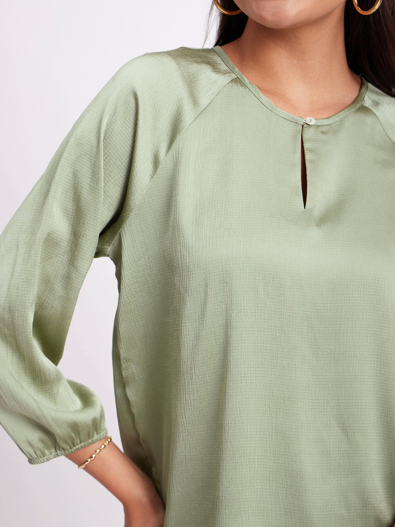 Satin Raglan Sleeves Top - Green