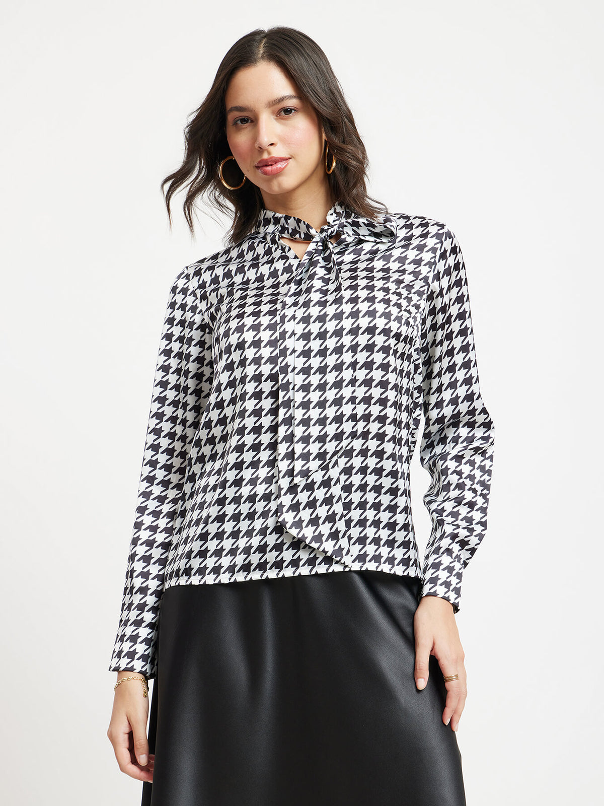 Houndstooth Print Tie-Up Top - White And Black