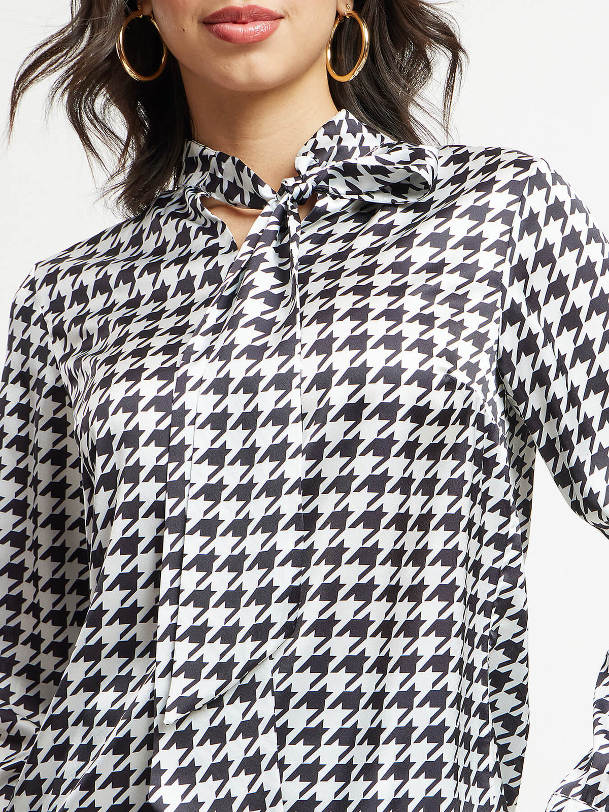 Houndstooth Print Tie-Up Top - White And Black
