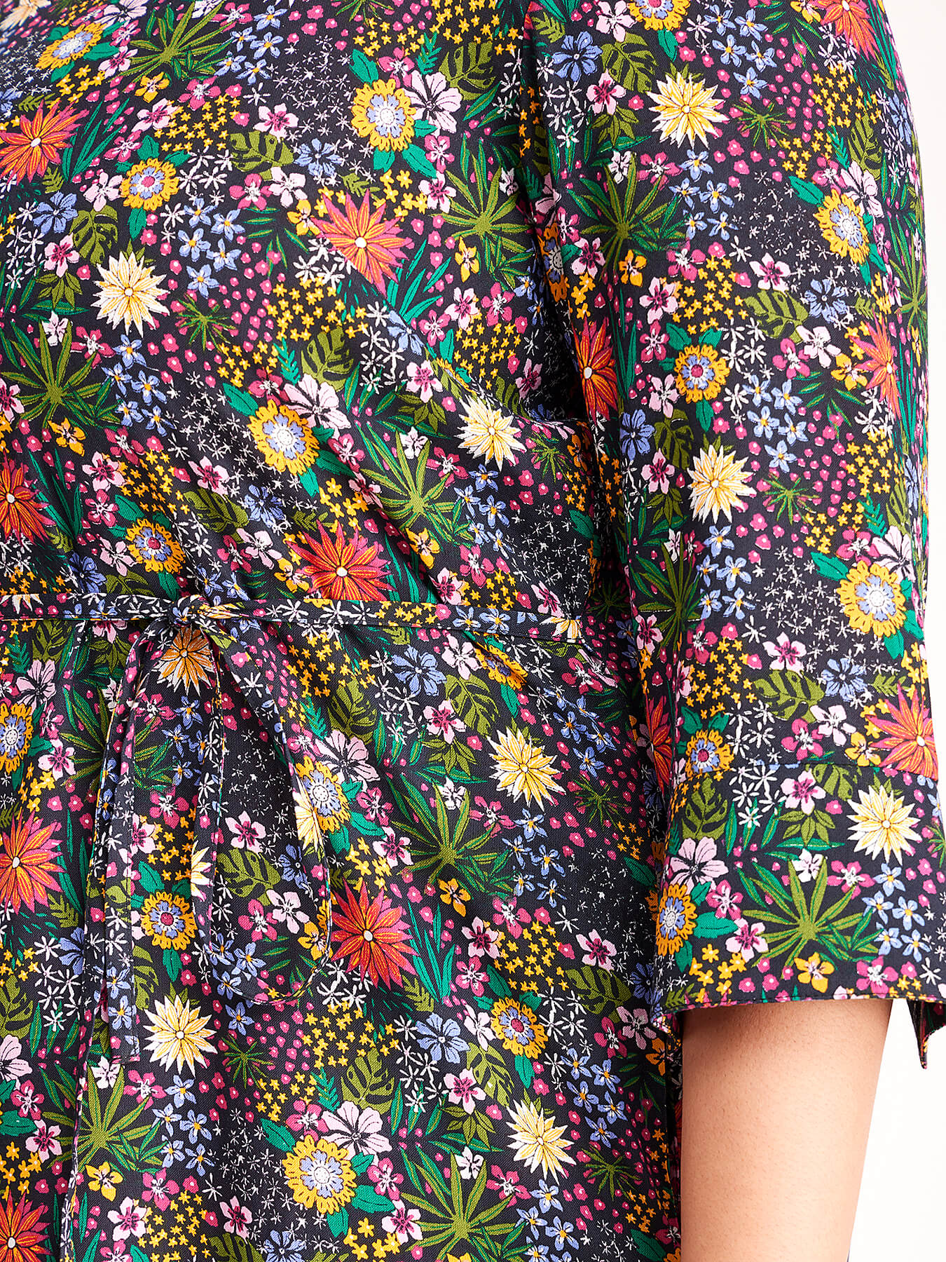 Floral Print Shift Dress - Black And Red