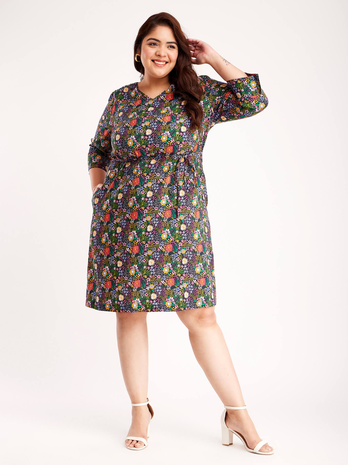 Floral Print Shift Dress - Black And Red