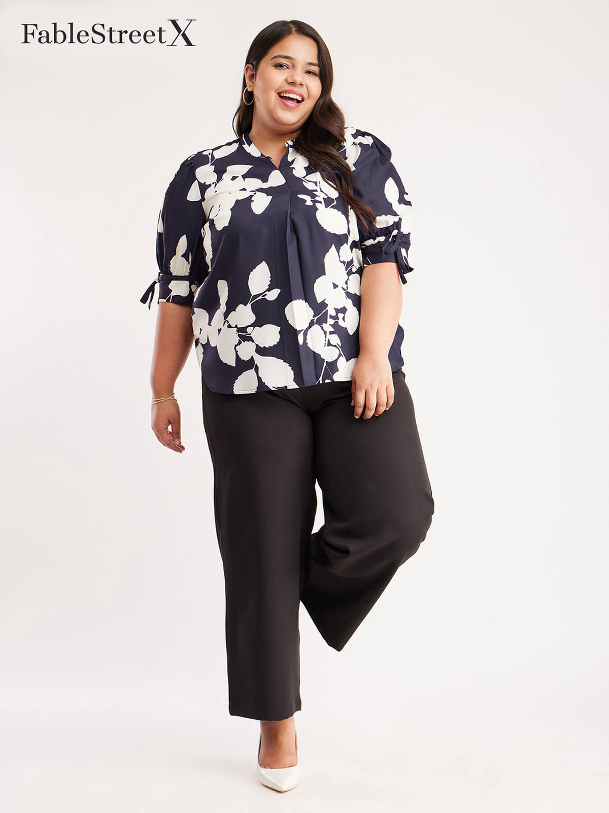 Floral Print Tie-up Top - Navy Blue And Off White