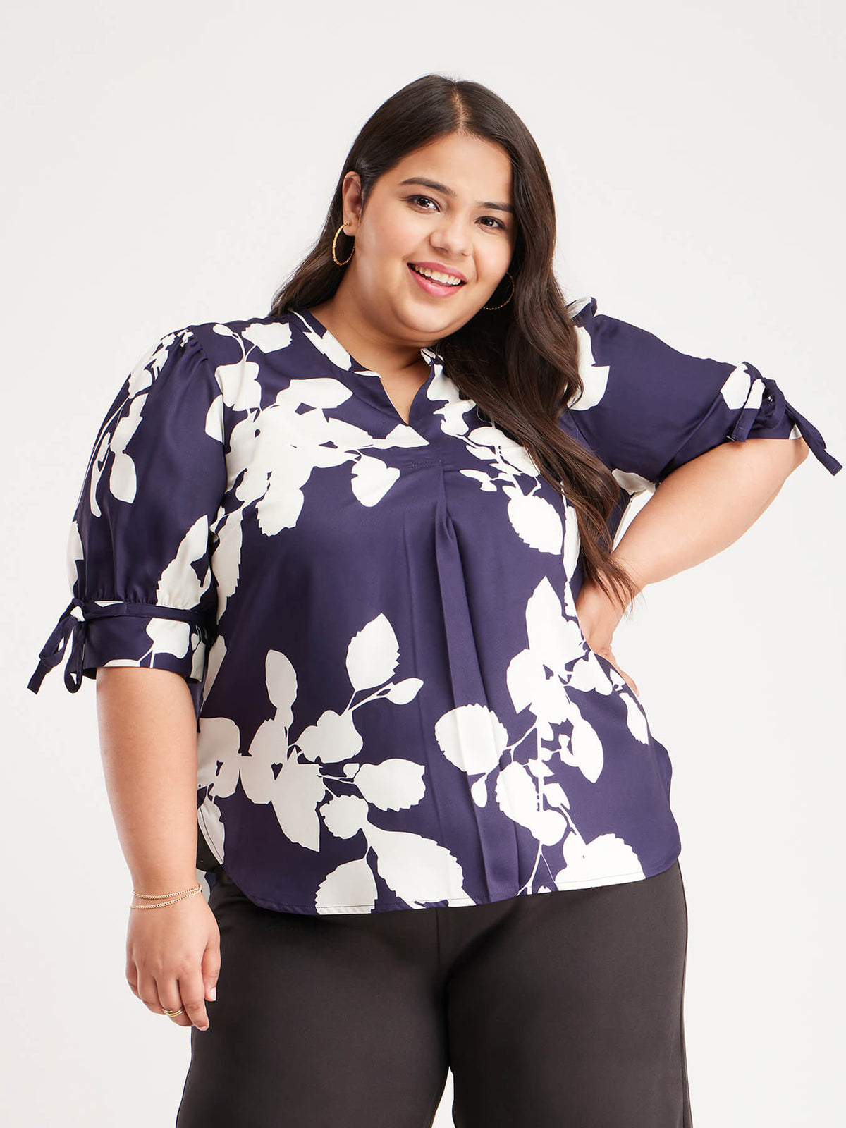 Floral Print Tie-up Top - Navy Blue And Off White