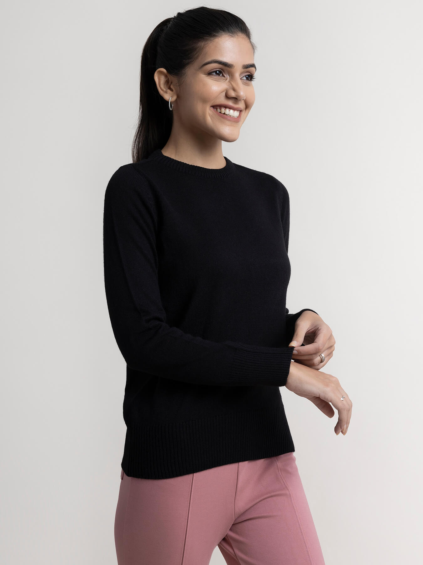 Essential Round Neck Knit - Black