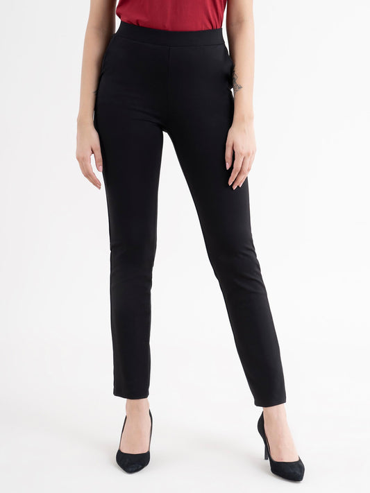 LivIn Air Straight Pants - Black