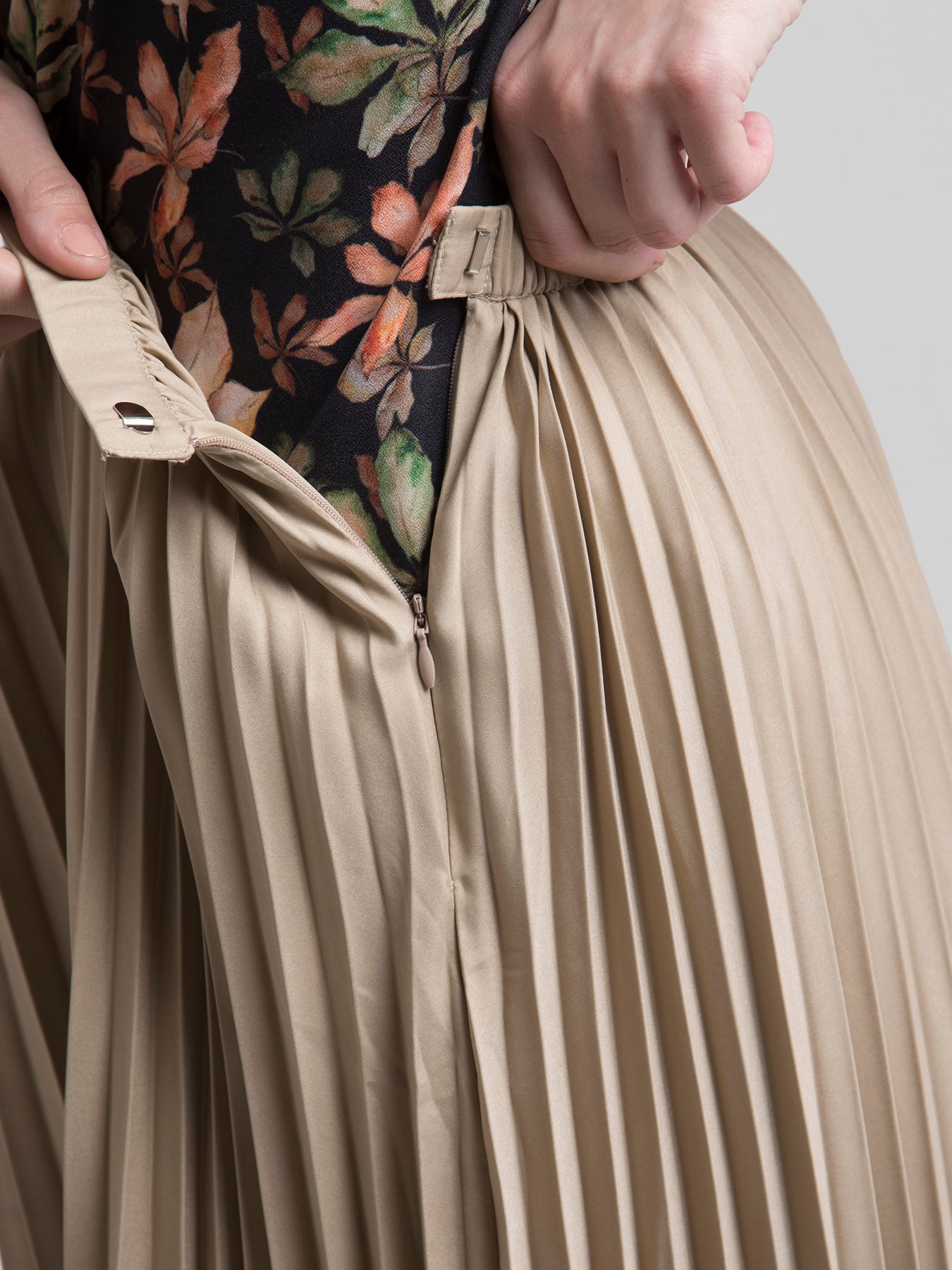 Pleated Flared Midi Skirt - Beige