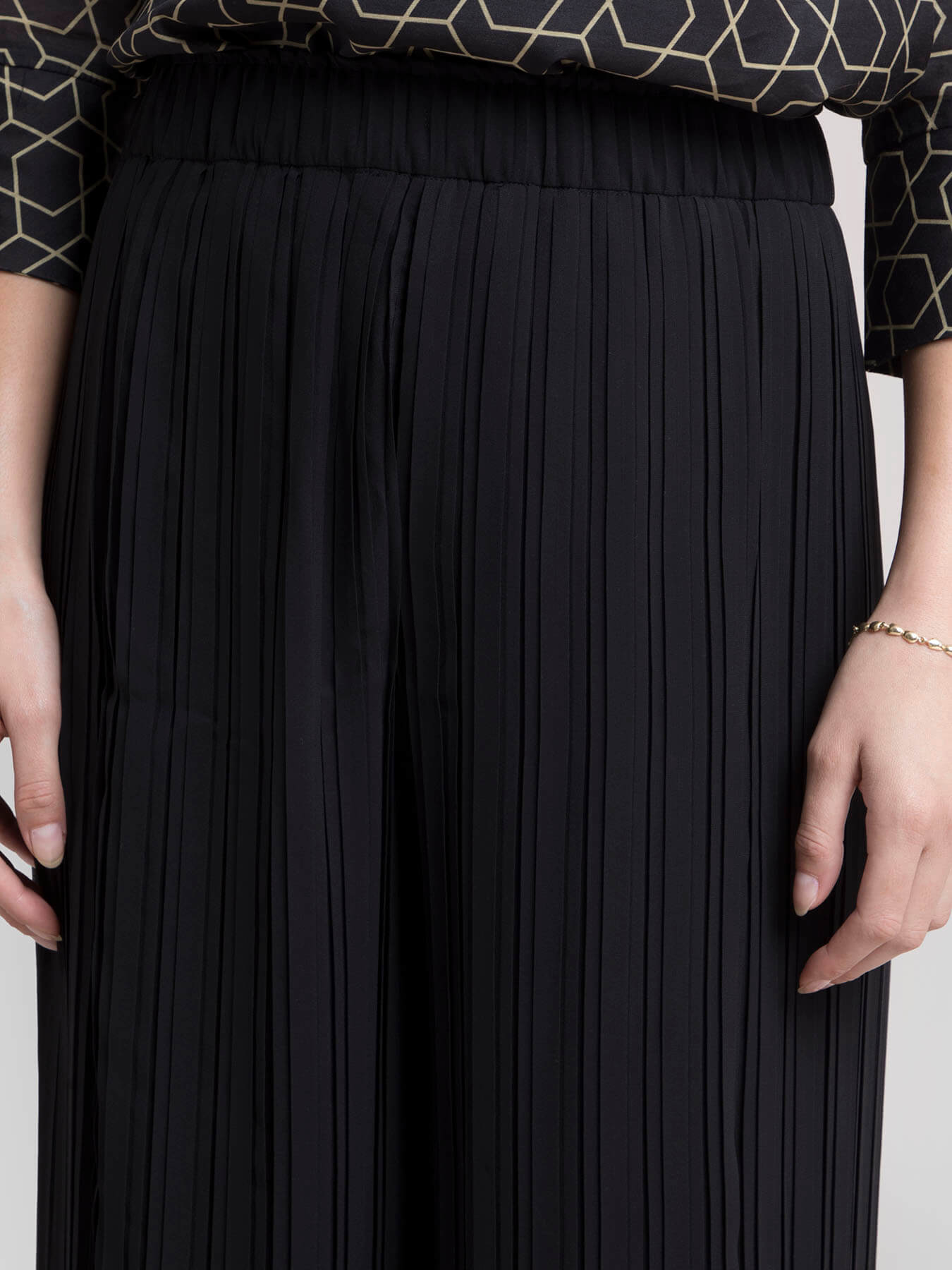 Pleated Wide Leg Pants- Black