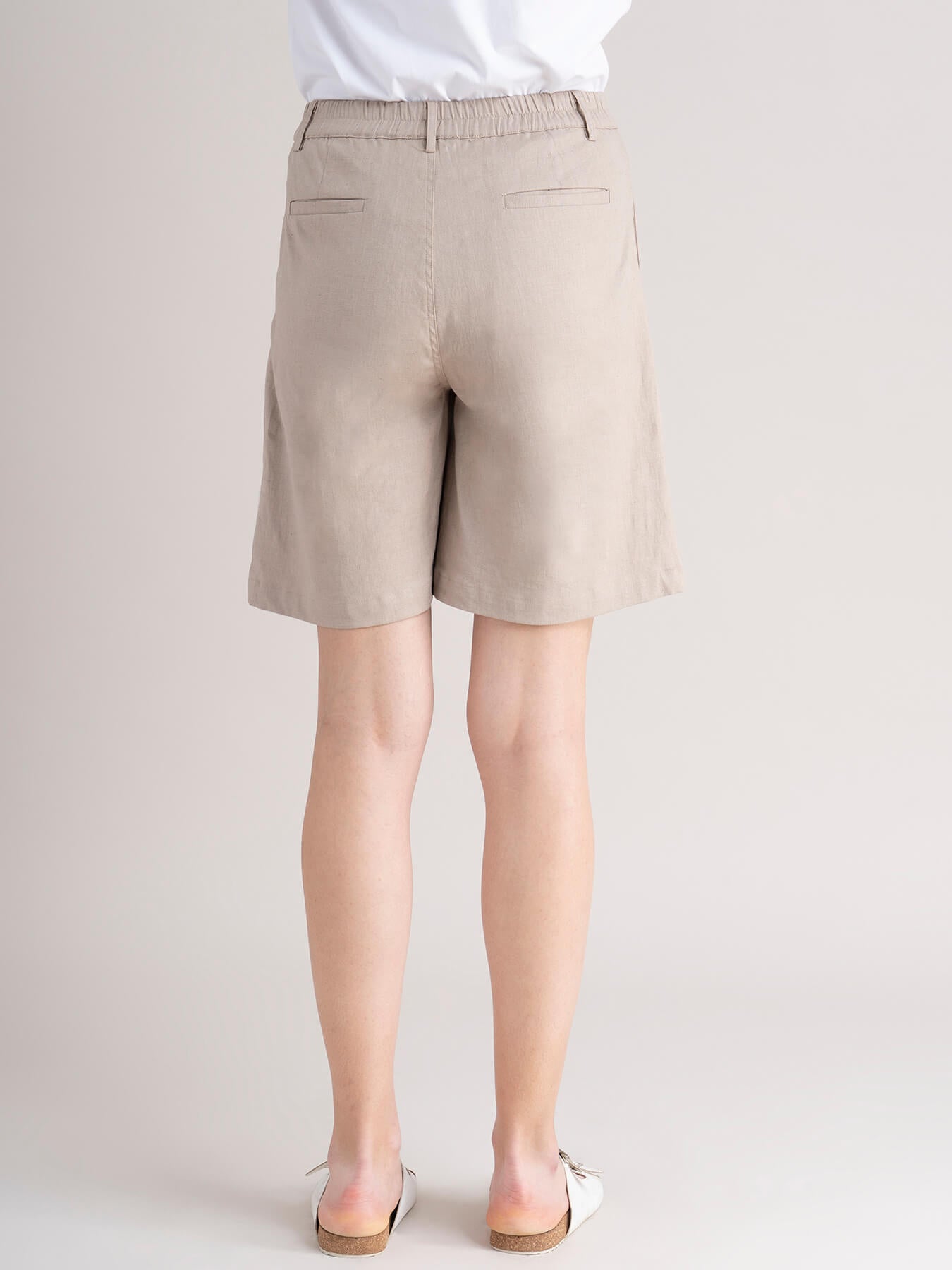 Linen Pleated Shorts- Beige