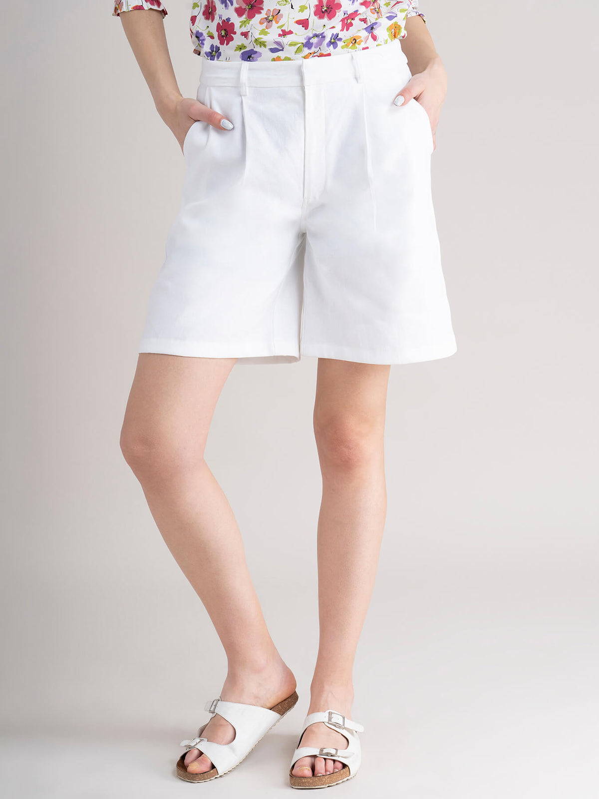 Linen Pleated Shorts- White