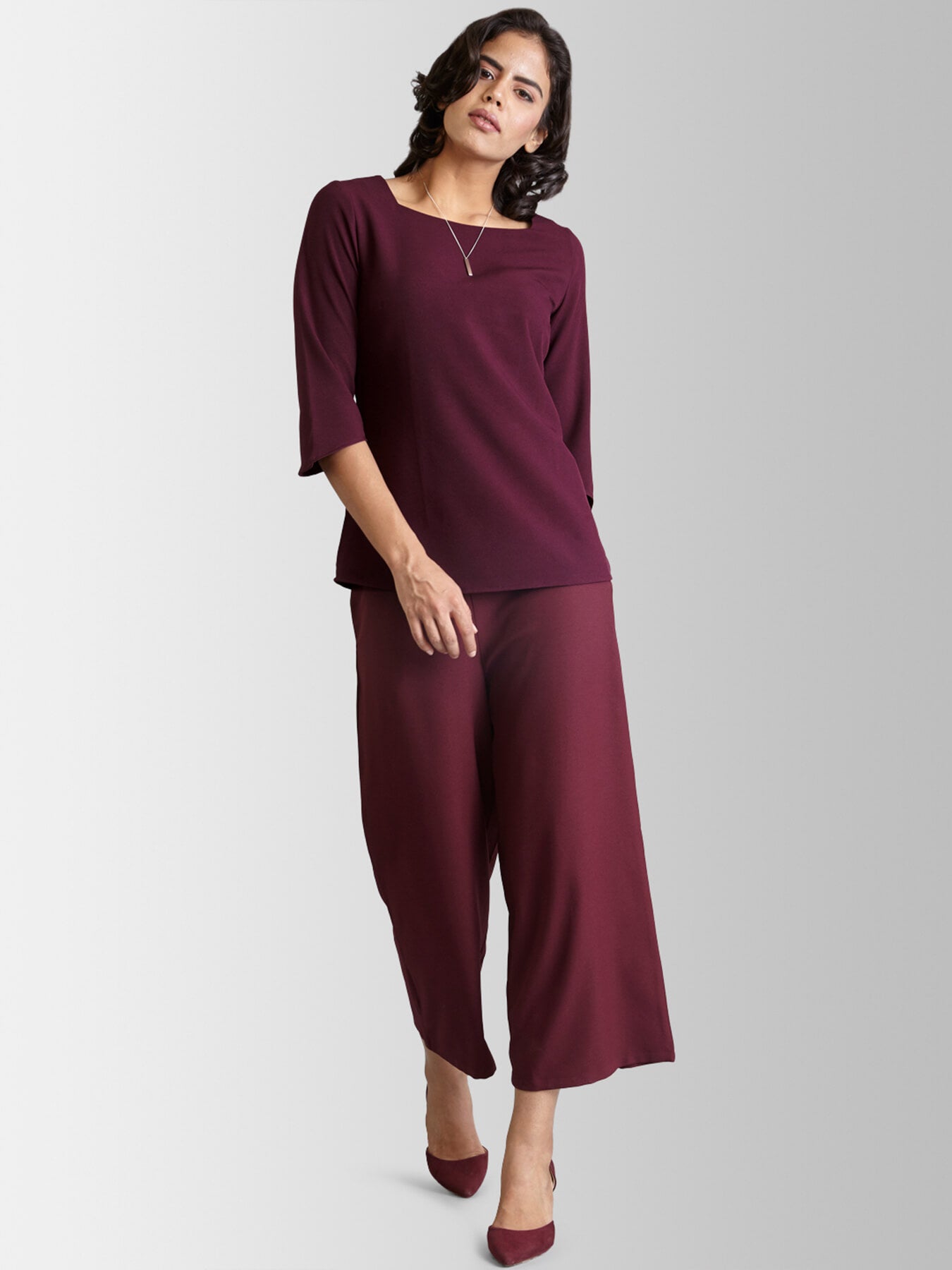 Wide Neck Quarter Sleeve Top - Maroon