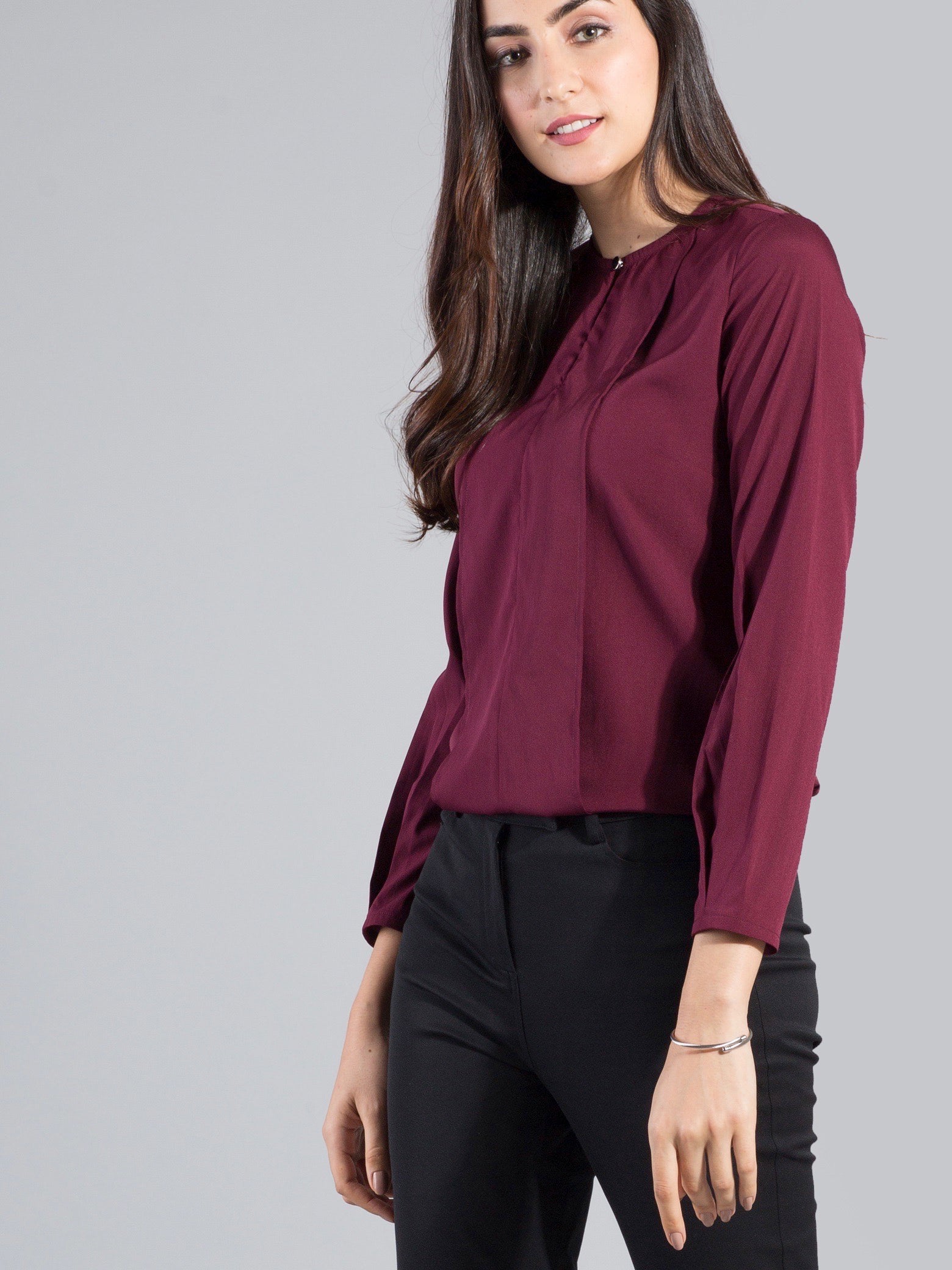 Broad Pleat Front Keyhole Top - Maroon