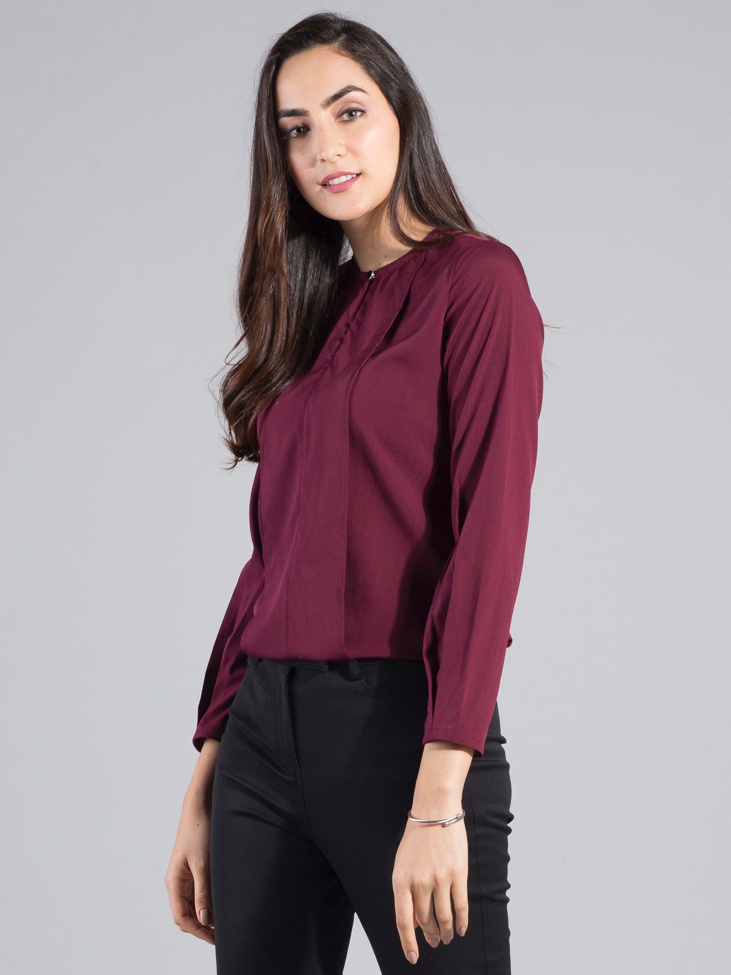 Broad Pleat Front Keyhole Top - Maroon