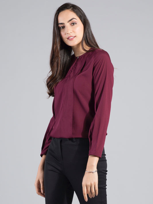 Broad Pleat Front Keyhole Top - Maroon