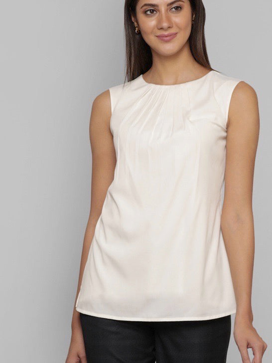 Round Neck Top With Pleat Details - Off White